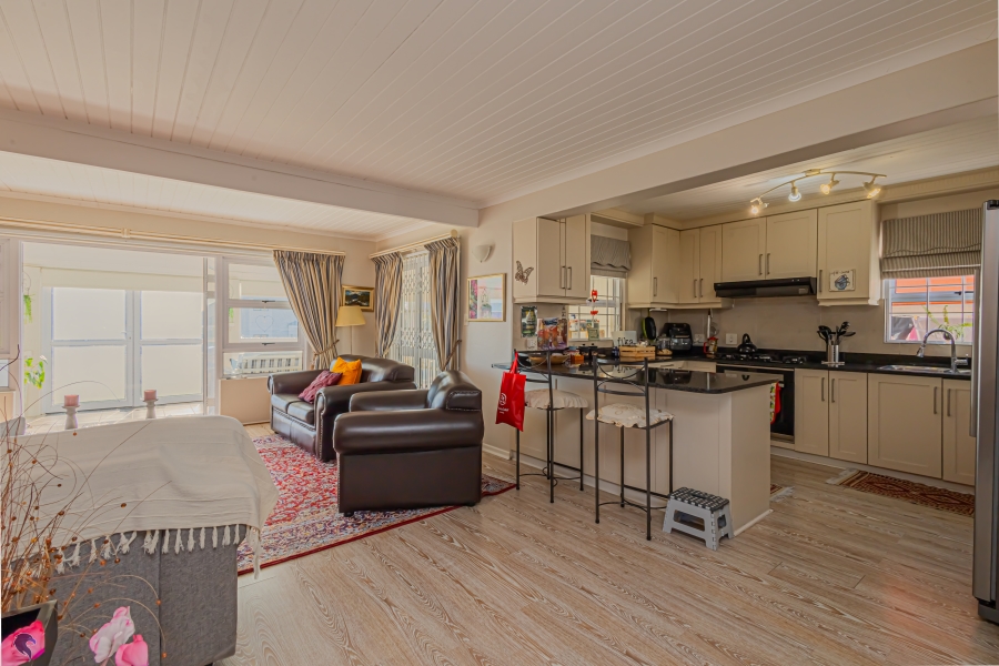 4 Bedroom Property for Sale in Myburgh Park Western Cape